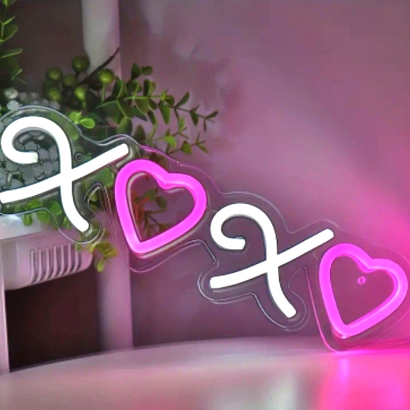 XOXO LED Neon Sign - Picture 1 of 7